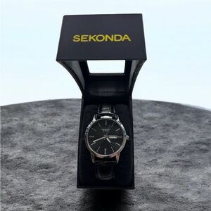 Sekonda Men's Watch Stainless Steel Silver Case Black Dial Day-Date New 50M